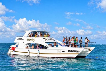 Punta Cana Hip Hop Party Boat Live DJ Open Bar & Ocean Vibes