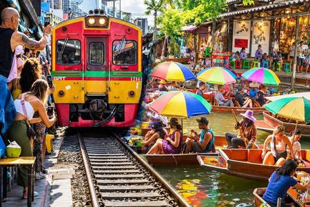 Private Tour to Railway Market and Floating Market