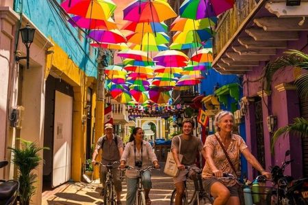 SUNSET BIKE RIDE through Cartagena de Indias Bay and Getsemani