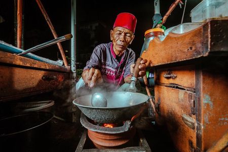 Jakarta Nights Food Tour with 15+ Tastings