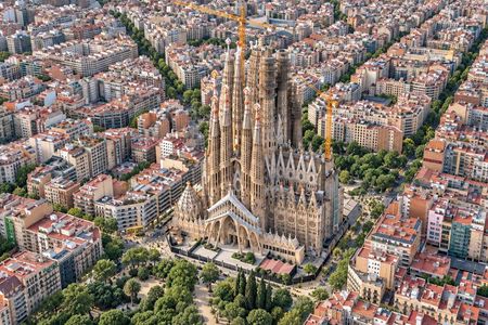 Barcelona Highlights Tour Park Güell and Gothic Quarter