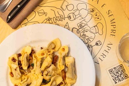 Bergamo Small-Group Full Meal Food Tour with Do Eat Better