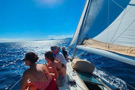 Full-Day Sailing and Snorkeling Excursion to Les Saintes