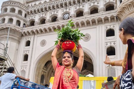 A Flagship Heritage Cultural Tour of Hyderabad with Ethnic Lunch