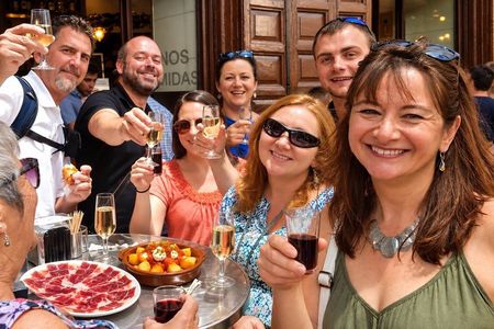 Madrid Tapas tour - 16+ tastings, Spanish wine and local bars