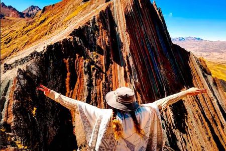 Cusco: Rainbow Mountain Hike Pallay Punchu