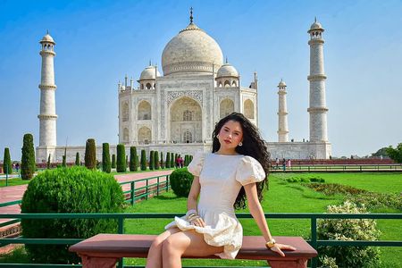 Taj Mahal Private Day Tour from Delhi by Express Train with Lunch