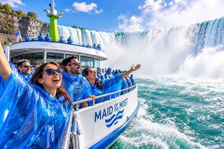 Niagara Falls USA & Canada Tour: Boat Ride,Behind Falls & Lunch