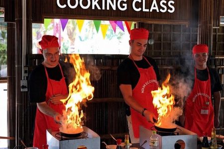 Hoi An Cycling & Cooking Class at Tra Que Vegetable Village