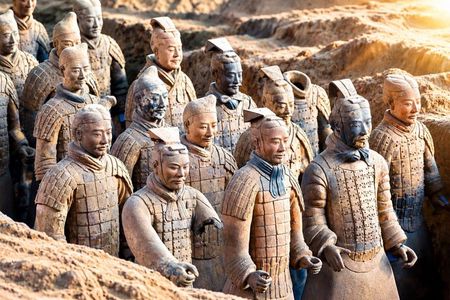 Xi'an: Terracotta Army All-Inclusive Tour with Family Lunch