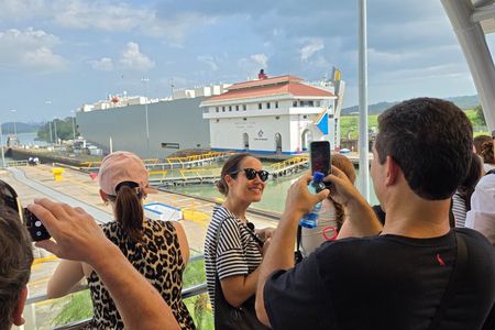 Private Layover Panama Canal & City Tour