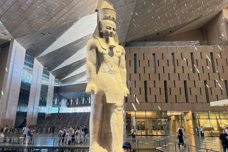 Private Guided Tour of Giza Pyramids and Grand Egyptian Museum