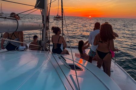 Private Catamaran Sunset Tour from Tamarindo All Inclusive