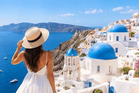 Santorini: Fira to Oia Best Taxi-Style Tour!