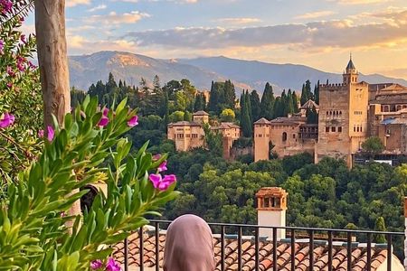 Alhambra Small Group Tour: Secrets of the Alhambra