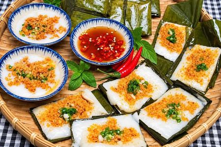 Hue Night Walking Food Tour with 8 Tastings