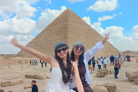 Giza Pyramids & Sphinx Private Tour with Egyptologist guide