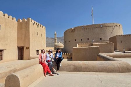 Sharing Tour to Nizwa Fort & Souq, Birkat Al Mouz & Jebel Akhdar