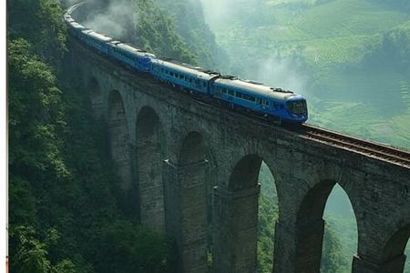 Kandy Nuwaraeliya Tour and Ella Train Journey from Nanuoya