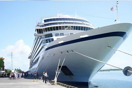 From port Tanjung priok : Jakarta Private Tour With Lunch