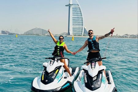 Dubai Jetski Tour of Burj al Arab and Burj Khalifa 45Min.