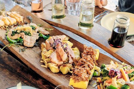 Gourmet Food & Wine Tour Queenstown: 4 wineries & 5 dish lunch