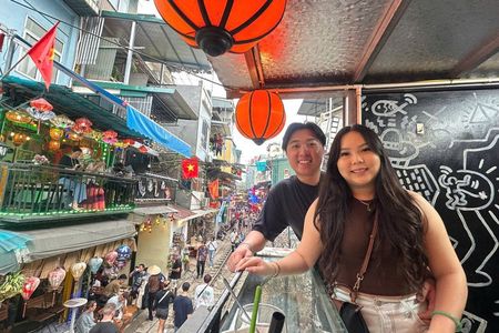 Taste of Hanoi: Private Street Food Tour & Train Street Visit