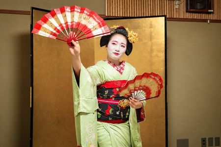 Kyoto: Meet the Geisha with Performance, Photos & Q&A