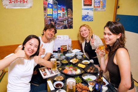 Osaka: Dotombori Food Tour with 13 Dishes with 2 Drinks