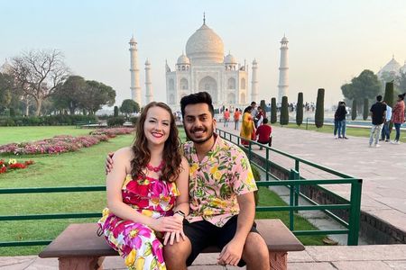 Taj Mahal and Agra Private Guided Same Day Tour from Delhi