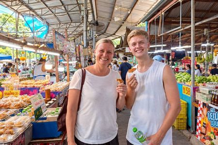 Countryside Bangkok and a Local Floating Market Tour by Bicycle Including Lunch