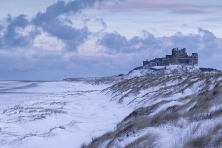 Edinburgh: Bamburgh, Northumberland & Alnwick Winter Adventure
