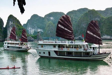 Classic Ha Long Bay Cruise 3 Days 2 Nights from Hanoi