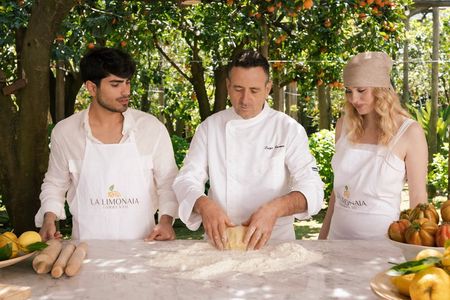 Cook and Eat in a Citrus Grove in Sorrento