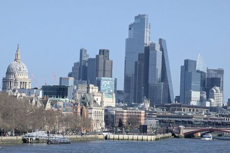 Original e-Bike Tour: Smugglers & City Builders