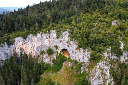 Private Bijambare Cave and Vrelo Bosne Tour from Sarajevo