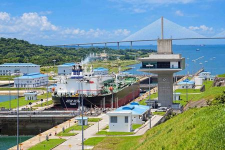 Panama Canal and Fort San Lorenzo Tour from Colón