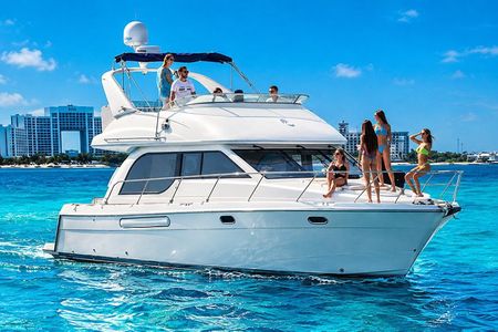 Yacht Meridian 40FT Best Private Rental in Cancun