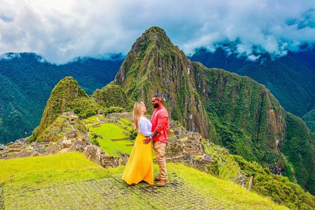 2-Day Sacred Valley and Machu Picchu Tour by Train from Cusco