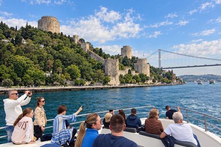 Istanbul Bosphorus Cruise by Luxury Yacht with Asian Side Stop