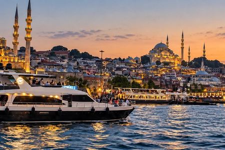 Istanbul Bosphorus Sunset Yacht Cruise with Snacks & Live Guide