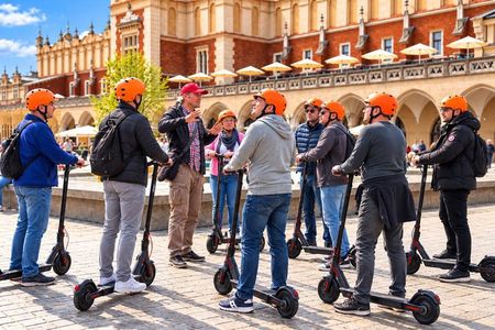 Kraków E-Scooter Tour: Kazimierz, Jewish Quarter Guided(2h or 4h)