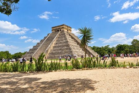 Magical Towns & Chichen Itza Day Trip from Mérida