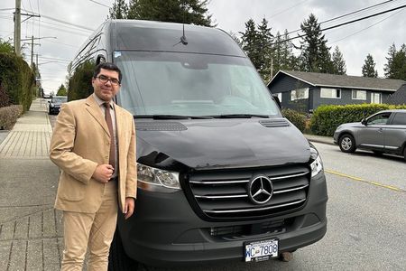 Private Vancouver to Victoria and Butchart Gardens with luggage