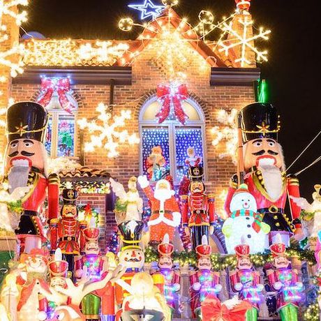 NYC Private Holiday Lights Tour