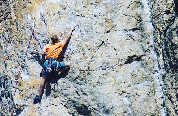 Beginners Rock Climbing Class in California