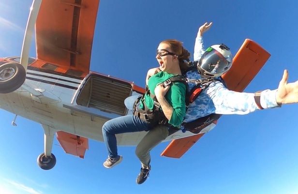 Tandem Jump near Cleveland