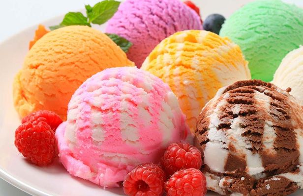 Pizza and gelato cooking class in Florence