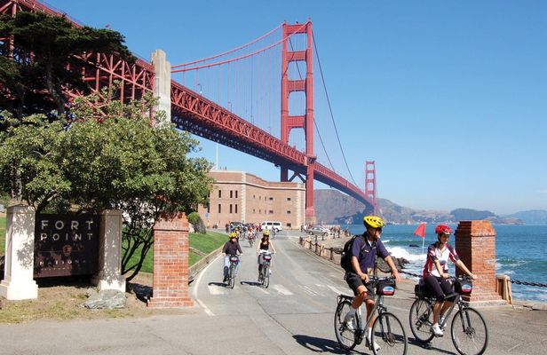 Golden Gate Bridge guided tour by bike