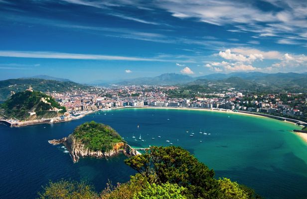 San Sebastian and Biarritz full-day tour